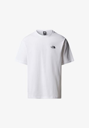 Witte T-shirt met korte mouwen van katoen, met een ronde hals en een klein zwart logo op de linkerkant van de borst. Glad oppervlak.