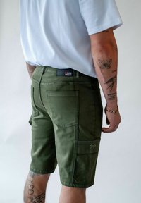 Denim Project Denimové šortky - duffel bag green