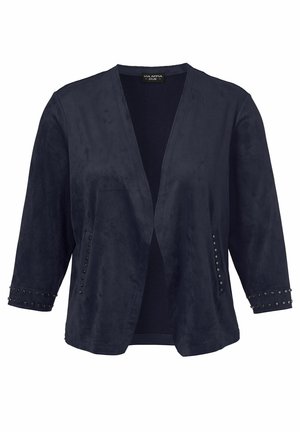 Marineblaue Jacke mit offenem Vorderteil und Dreiviertelärmeln, kleinen Metallnieten an den Bündchen und vertikalen Taschen, weicher, strukturierter Stoff.