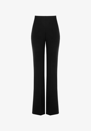 Pantaloni neri a vita alta con silhouette aderente, gambe svasate e due pieghe frontali, realizzati in tessuto morbido.