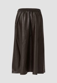 Zwarte faux leren midi rok met een elastische tailleband, met een vloeiende A-lijn en een soepele textuur.