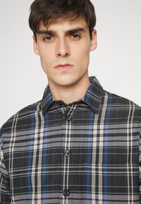 Woodbird STOLL FORREST - Camisa - black
