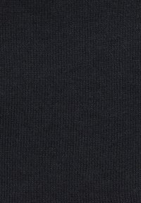 Tessuto a maglia in nero solido, con un motivo testurizzato a coste verticali. Materiale morbido con una finitura liscia.