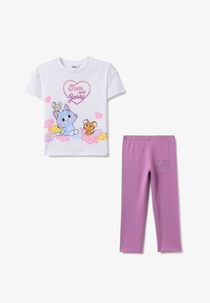 White T-shirt with a cartoon print of a blue cat and two mice, paired with purple leggings featuring a heart design in glitter.