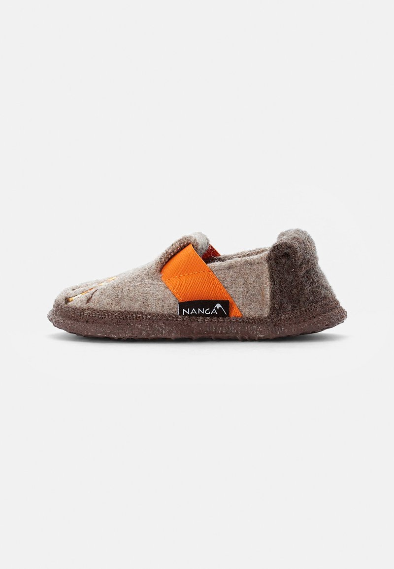 Nanga LAZY GIRAF - Slippers - natur