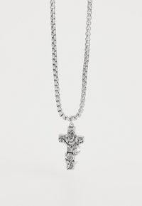 Colier din argint cu pandantiv în formă de cruce, având un design cu trandafiri, detalii intricate și o finisare lustruită, netedă.