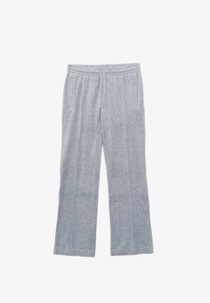 Pantaloni in pile grigio chiaro con vita elastica, coulisse, tasche laterali con zip e gambe dritte posati in piano su sfondo bianco.