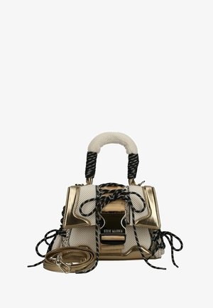 Petit sac à main Steve Madden avec des panneaux en maille et en métal doré, des poignées en corde noire et blanche, et une bandoulière amovible.