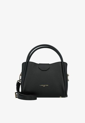 Sac à main en cuir noir au design structuré, avec des poignées doubles, une bandoulière détachable et un accent en logo doré. Surface texturée avec une finition élégante.