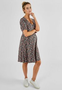 JoJo Maman Bébé DITSY PRINT V-NECK  MATERNITY - REGULAR FIT - Marškininė suknelė - black floral