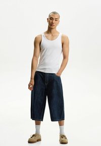 Bershka - SUPER BAGGY BERMUDA - Kratke hlače iz džinsa - royal blue Miniaturna slika 1