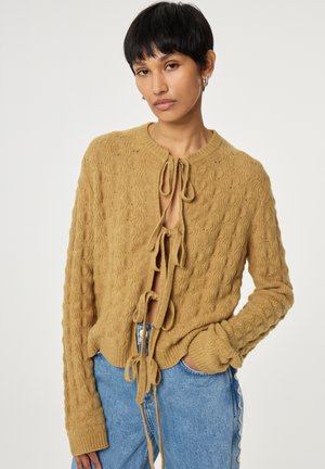 CHELSEA - Strickjacke - beige