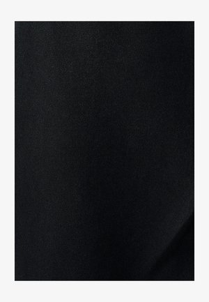 Tissu noir avec une texture lisse et mate. Aucune pattern ou matériel visible. Le matériau semble doux et flexible.