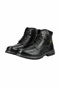 Botas de tobillo de cuero negro con un acabado suave, cordones, una cremallera lateral y suelas de goma con un patrón de dibujo. Los acentos incluyen costuras en contraste.