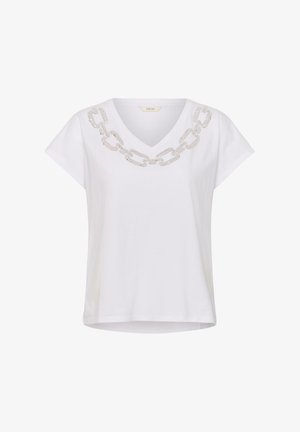 Haut blanc à manches courtes et col en V avec ornement en chaîne argentée le long de l'encolure, confectionné dans un tissu doux.