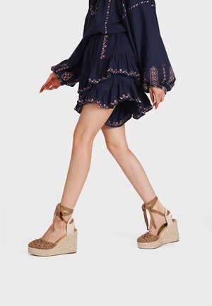 Decolleté - cammello