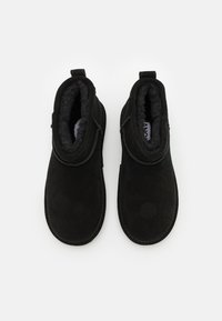 Thumbnail Image 5