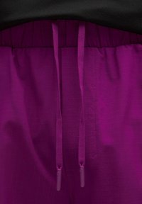 Unausgewählt, chilled grape