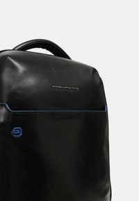 Piquadro Mochila - black