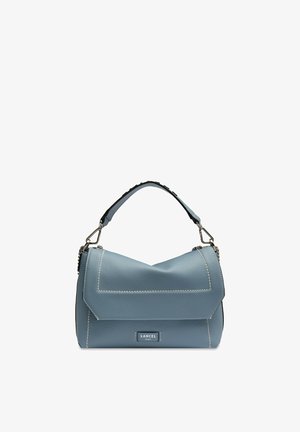 Borsa a tracolla in pelle blu con texture, cuciture bianche, chiusura a patta, ferrature argento e etichetta Lancel Paris sul davanti.