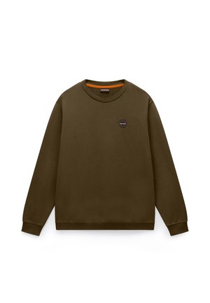 Ilgomis rankovėmis alyvuogių žaliai spalvota megztinė su apvalia kaklo iškirpte, kairėje krūtinės pusėje esančiu mažyčiu apvaliu logotipo lopu ir ribuotais rankogaliais bei apačia.