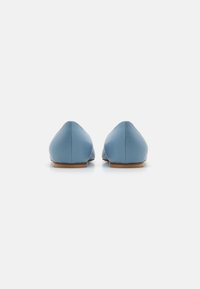 AIGNER MADELEINE - Ballerinat - glaze blue