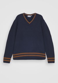 Marinblått stickat tröja med V-ringning, med rostfärgade ränder på kragen och ärmslut, samt en ribbad nederkant.