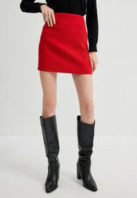 A FORM  - Minifalda - red