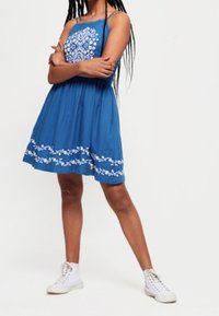 Superdry & Co Vapaa-ajan mekko - blue
