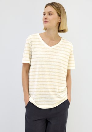 Gestreiftes V-Ausschnitt-T-Shirt in Creme und hellbeige, aus weichem Stoff, mit kurzen Ärmeln und lockerer Passform.