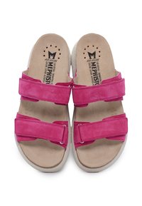 Sandali scivolati in suede rosa con due cinturini regolabili, soletta imbottita beige e suola in gomma leggera e textures. Design casual e aperto.