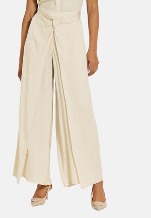 WEITE ÜBERWURF - Trousers - pearl white