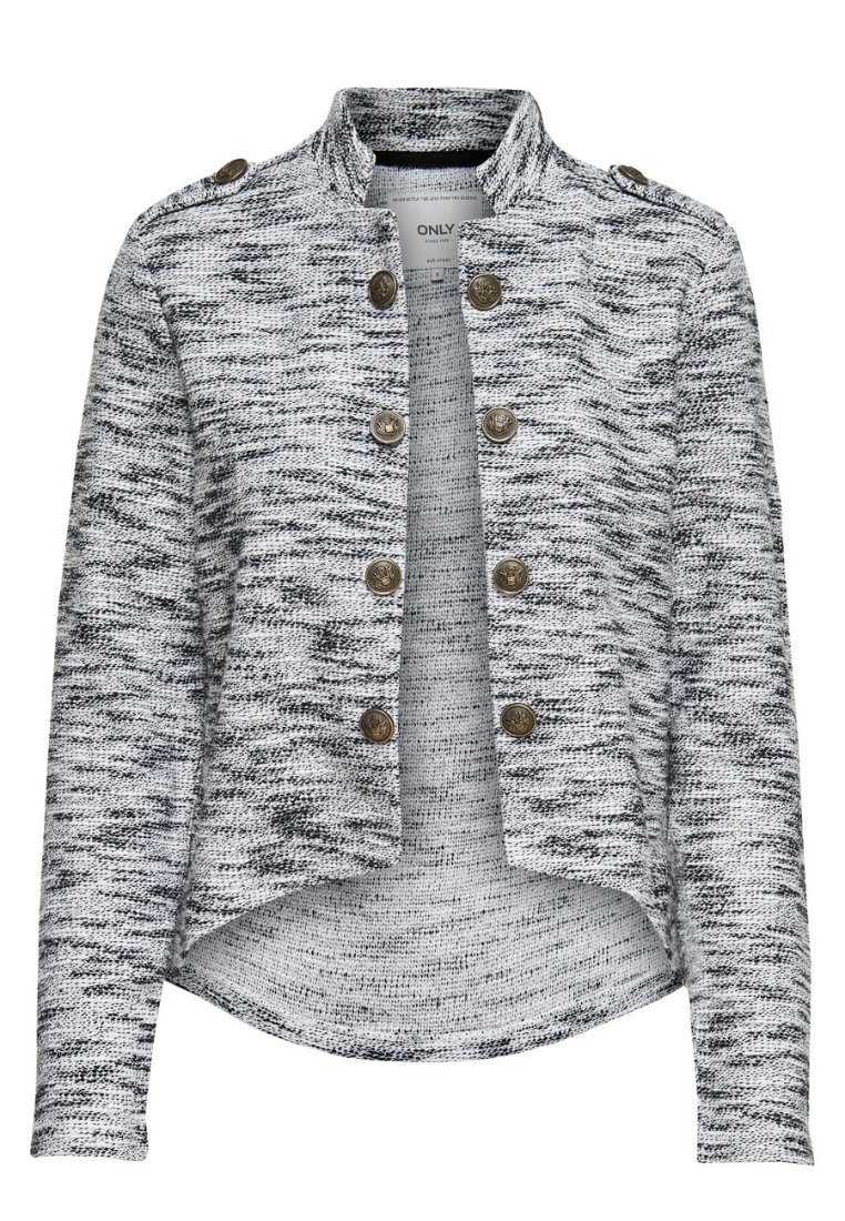 Szary i biały dzianinowy kardigan o fakturze, z mosiężnymi guzikami z przodu, zapinanymi na guziki pagonami na ramionach, wysokim kołnierzem i zaokrąglonym dołem.