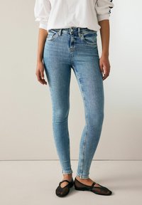 Next SUPER SOFT STANDARD - Vaqueros pitillo - denim mid blue