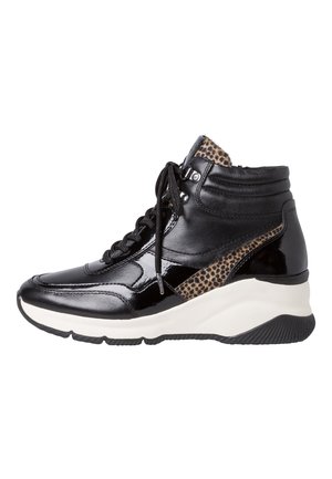 Korkeavartiset tennarit - black