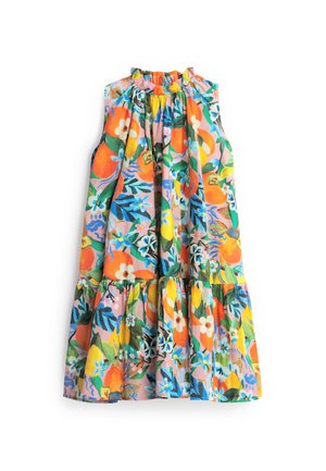 Blomstret bomulds kjole med en rynket hals, ærmeløs design, lagdelt nederdel og levende farver inklusive orange, gul, grøn og blå.