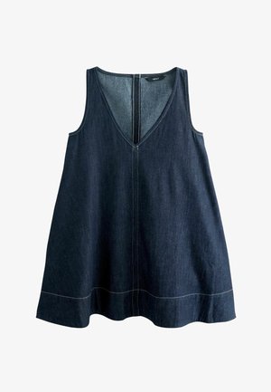 Ujjatlan sötétkék farmerruha mély V-nyakkivágással és középen, valamint az alsó szegély mentén látható varrással, enyhén bővülő alul.