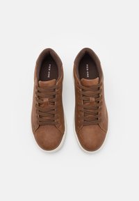 Pier One Sneakersy niskie