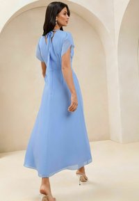 Lipsy Oblečenie na špeciálnu príležitosť - cornflower blue