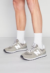 New Balance 327 UNISEX - Sapatilhas - grey
