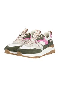 Sportliche Sneaker aus grünem Wildleder, weißem Leder, mit pinken Akzenten und strukturierten beigen Schnürsenkeln; dicke Gummisohle mit einem Profilmuster.