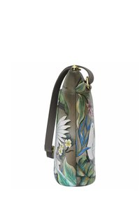 Kleine handtas met bloemenontwerp en een vogelmotief, gemaakt van leer. Het heeft een donkergrijze band en goudkleurige accenten.