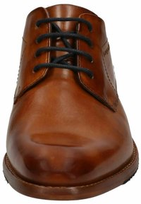 Braune Leder-Schuhe für besondere Anlässe mit glatter Oberfläche, runder Zehe, schwarzen Schnürsenkeln und dezenten Nähakzenten entlang der Nähte.