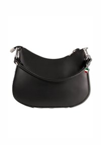 Zwarte leren handtas met een gebogen silhouet, voorzien van een zilveren rits en een kleine tricolore Italiaanse vlag charm. Glad texture, minimalistisch ontwerp.