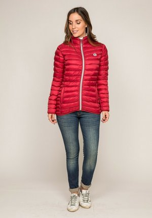 Dona x Lisa FAIRUZ - Veste d'hiver - red