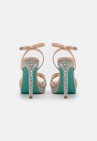 Blue by Betsey Johnson ADEN - Πλατφόρμες σανδάλια - champagne