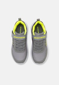 Skechers Performance SKECH FAST UNISEX - Zapatillas running asfalto - charcoal/gray/yellow/silver