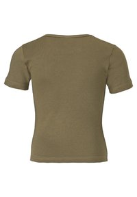 Camiseta de manga corta color verde oliva, hecha de algodón. Presenta un escote redondo y una forma ajustada con una textura suave y un diseño sencillo.