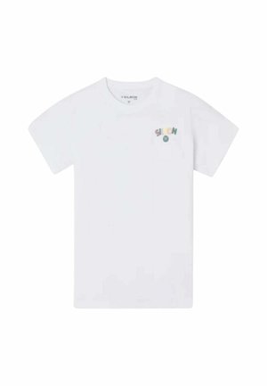 Camiseta blanca de algodón de manga corta con pequeño logo multicolor "SILBON" en la parte superior izquierda del pecho.