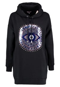Musta huppari, jossa on suuri, kimalteleva silmägrafiikka sinisillä yksityiskohdilla ja valkoisella tekstillä, suunniteltu löysäksi.